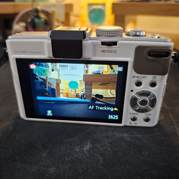 Panasonic Lumix DMC-LX7, EUC, incl. OEM leather Panasonic case, strap, SD card - Picture 17 of 17